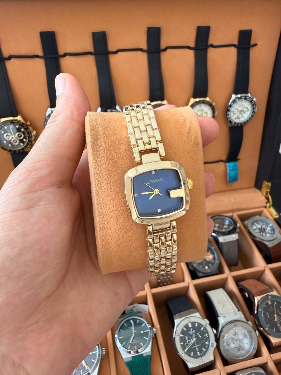 Montre EOWAS Élégance Carrée