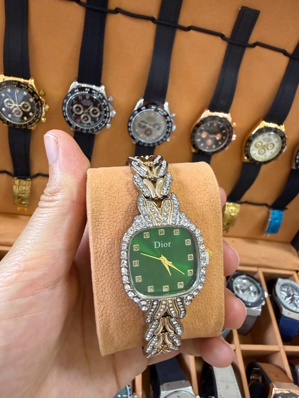 Montre Femme Sertie Strass Dior Style Vintage