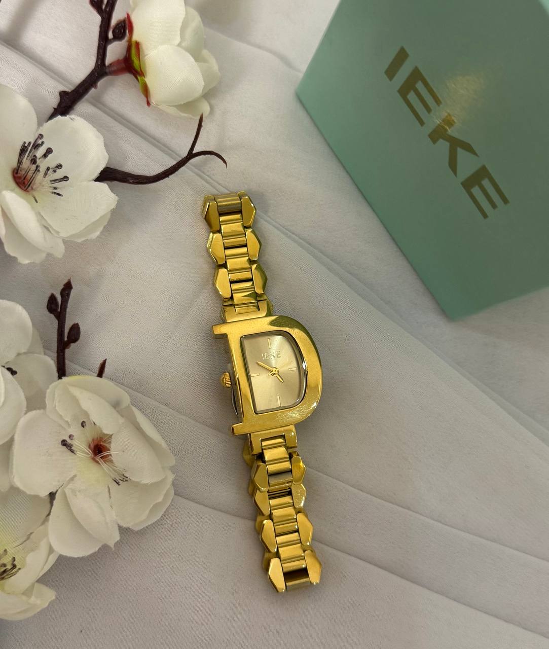 Montre IEKE Design Lettre D