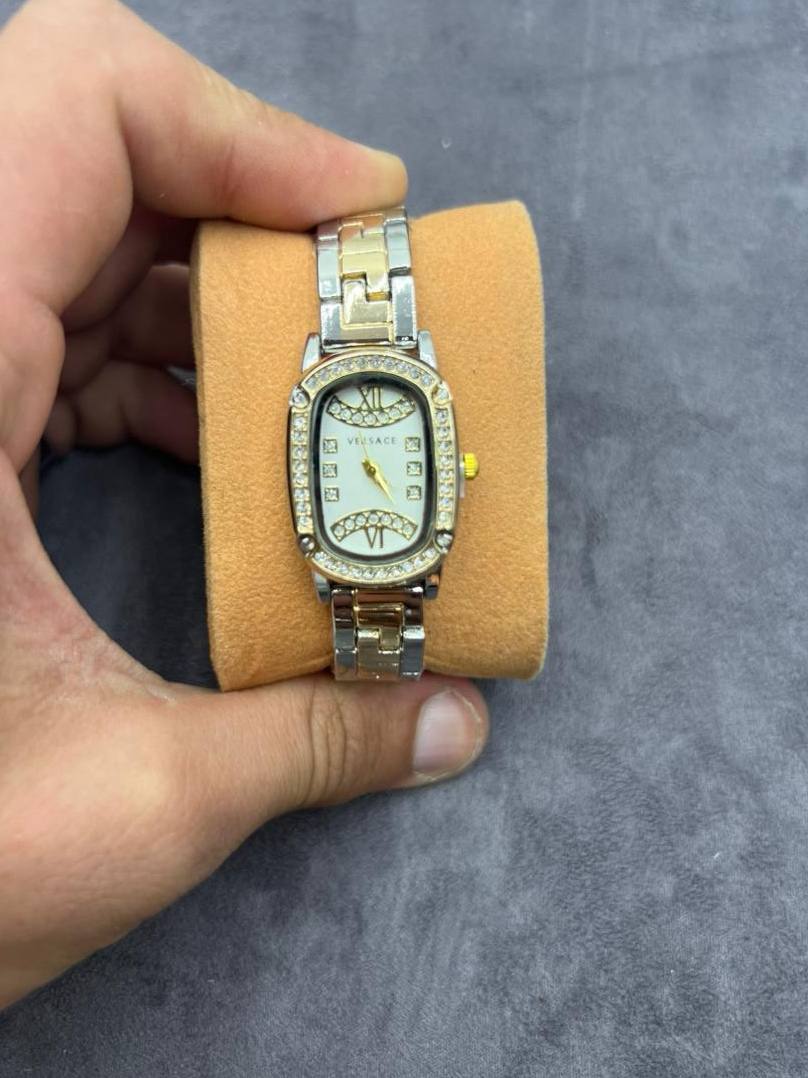 Montre Versace Strass Élégance