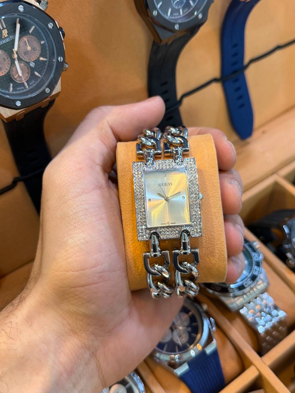 Montre Guess Rectangulaire Chaîne Strass