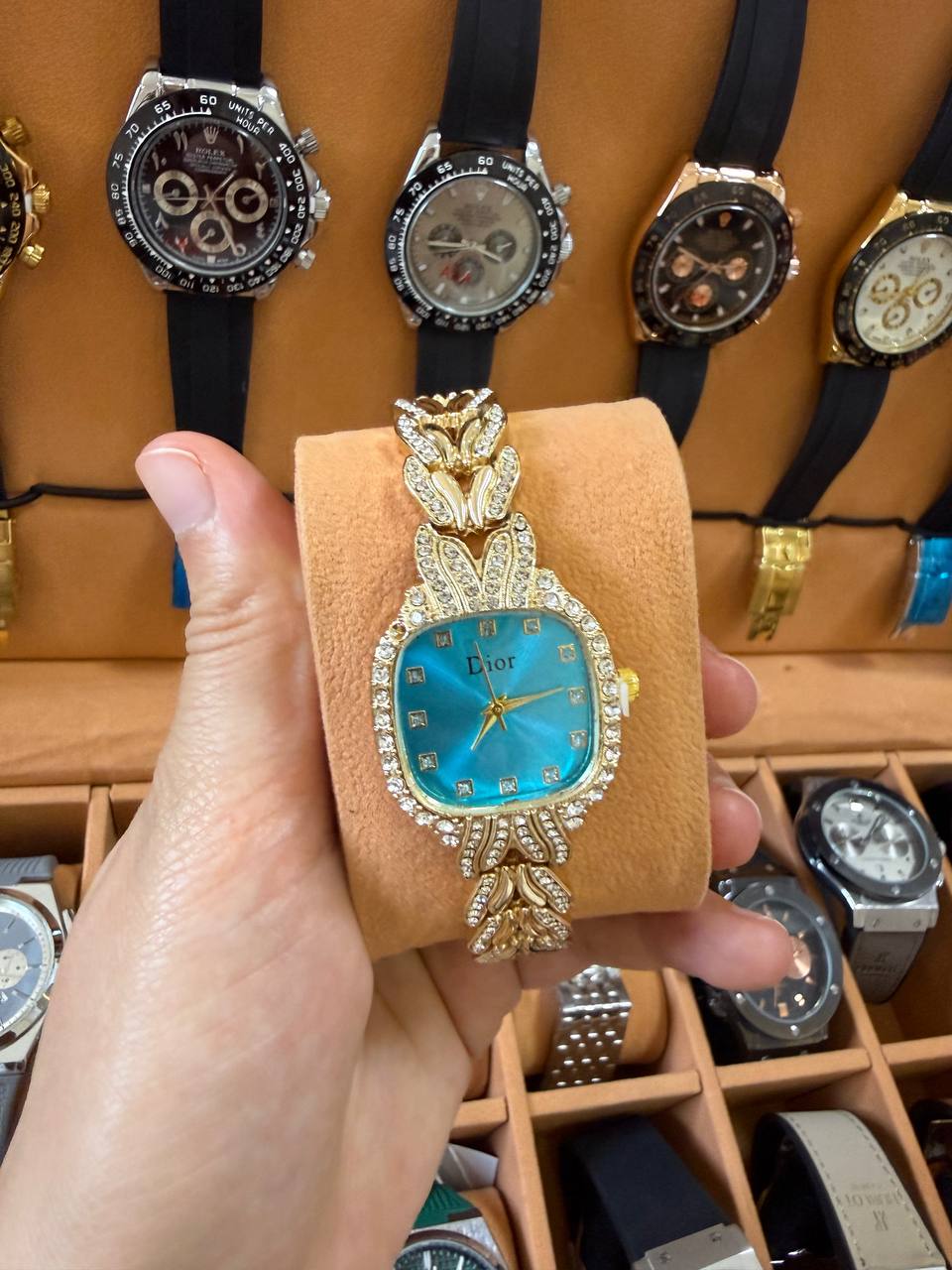 Montre Femme Sertie Strass Dior Style Vintage