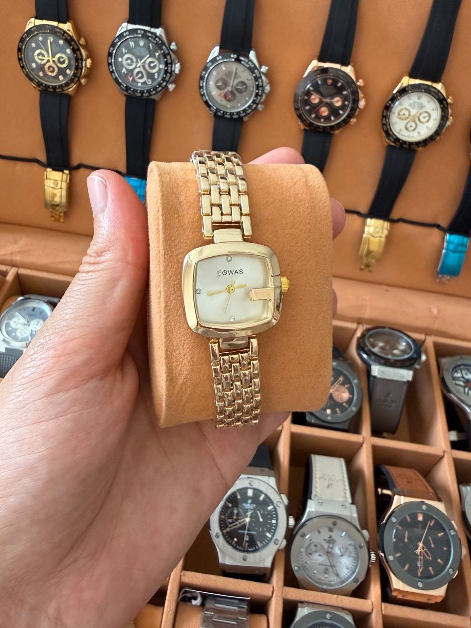 Montre EOWAS Élégance Carrée