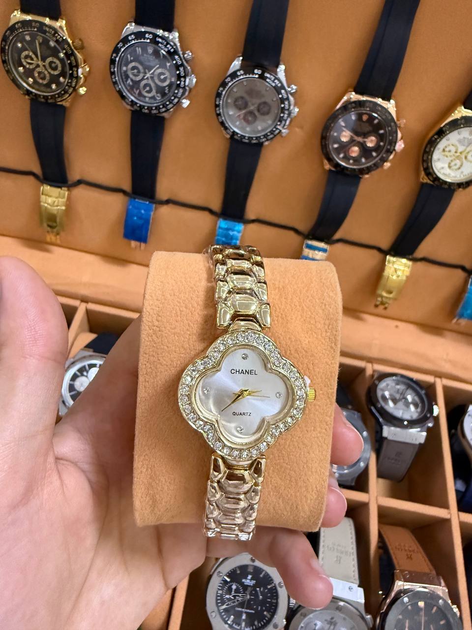 Montre Femme Chanel Trèfle Cristaux