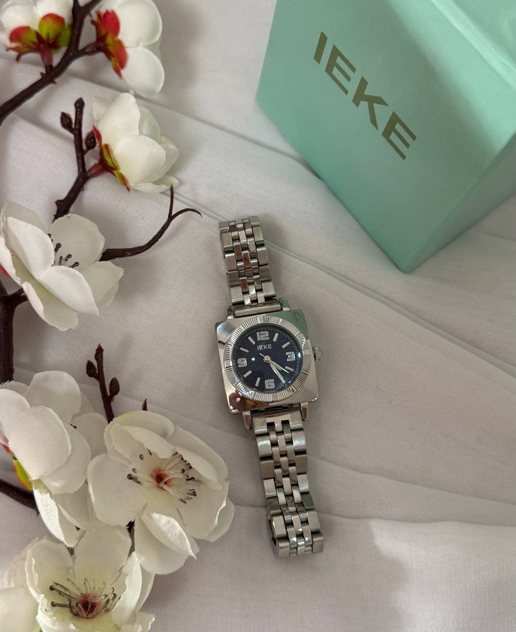 Montre IEKE Élégance Carrée