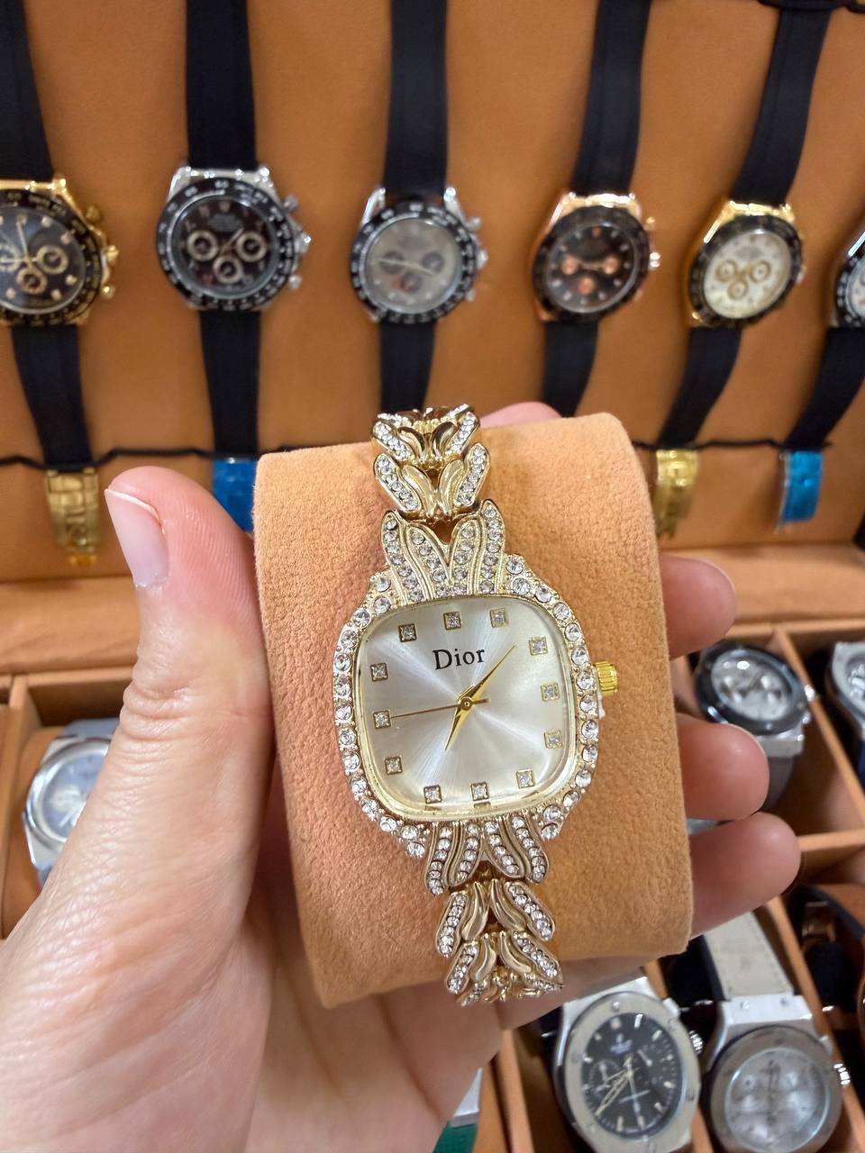 Montre Femme Sertie Strass Dior Style Vintage