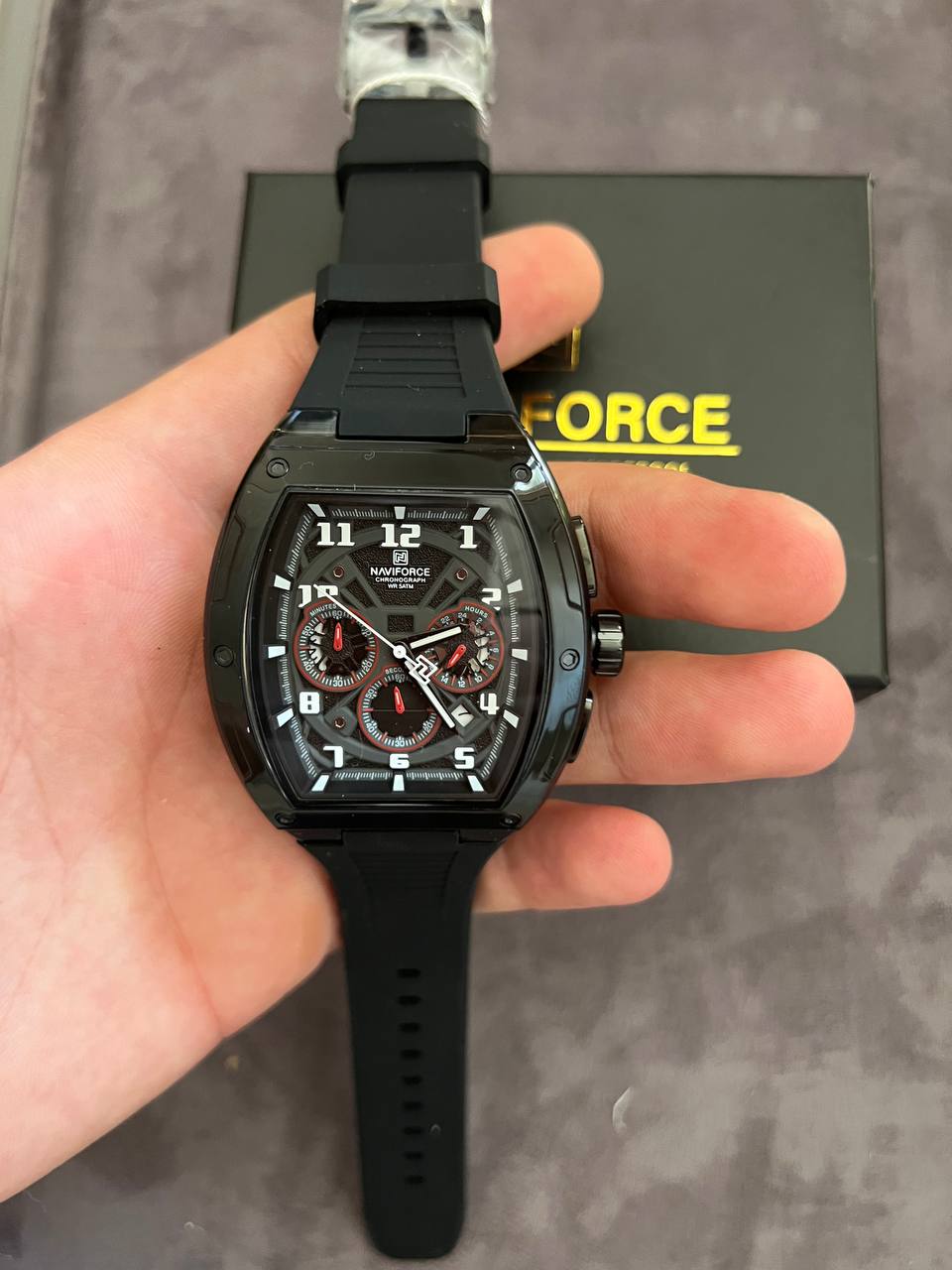Montre Naviforce Chronographe Tonneau