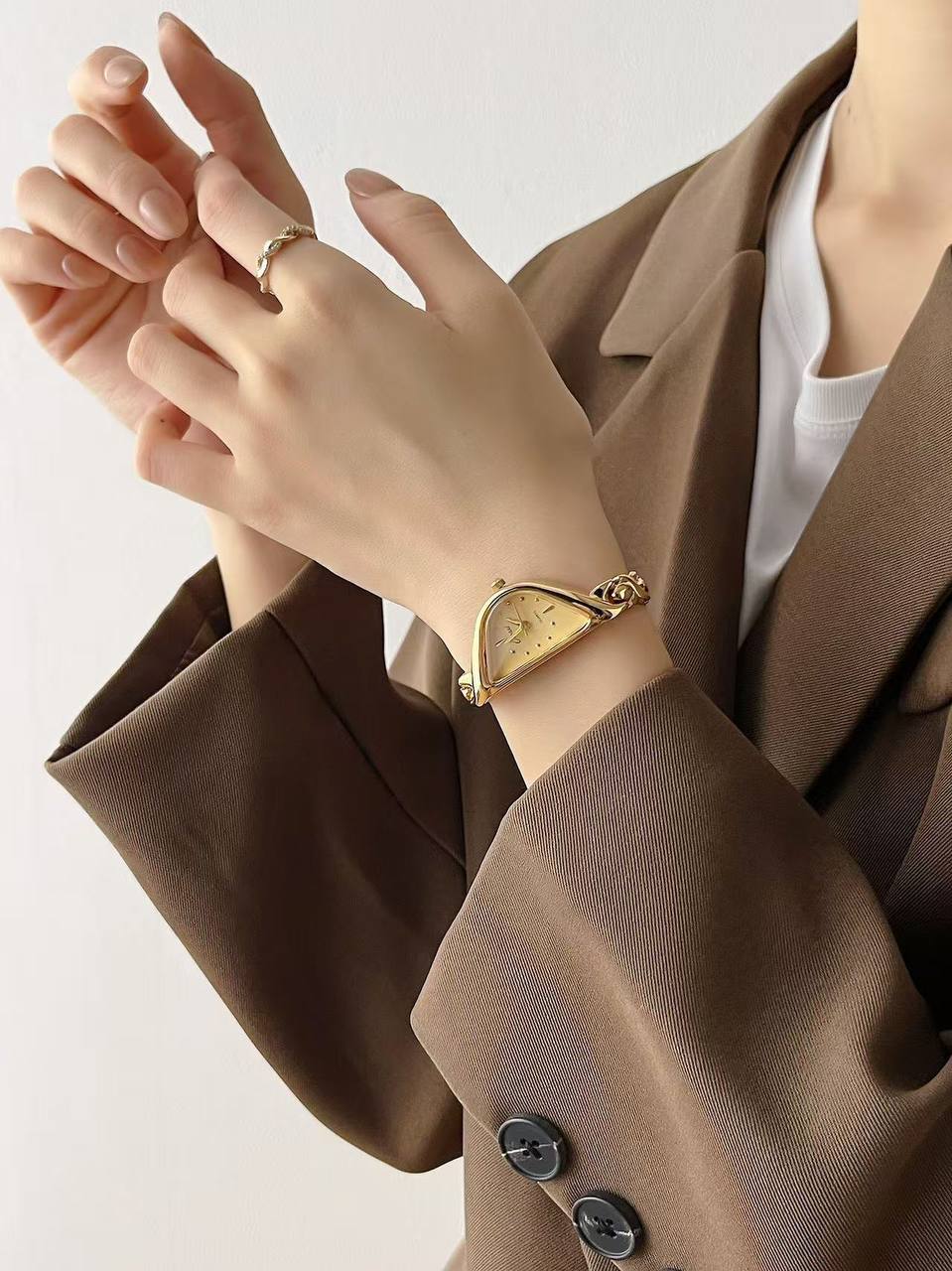 Montre Cacaxi Design Triangle Doré