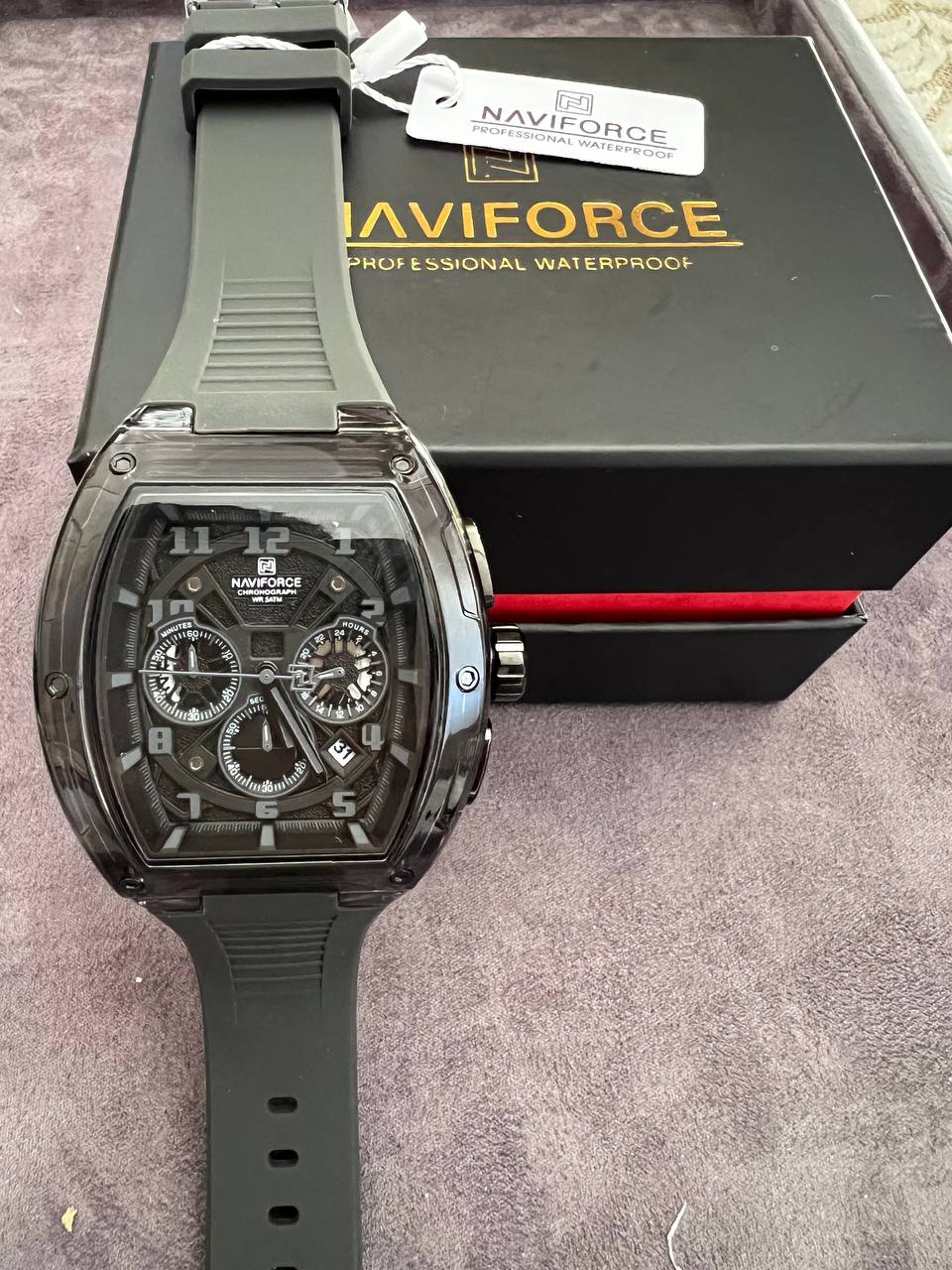 Montre Naviforce Chronographe Tonneau