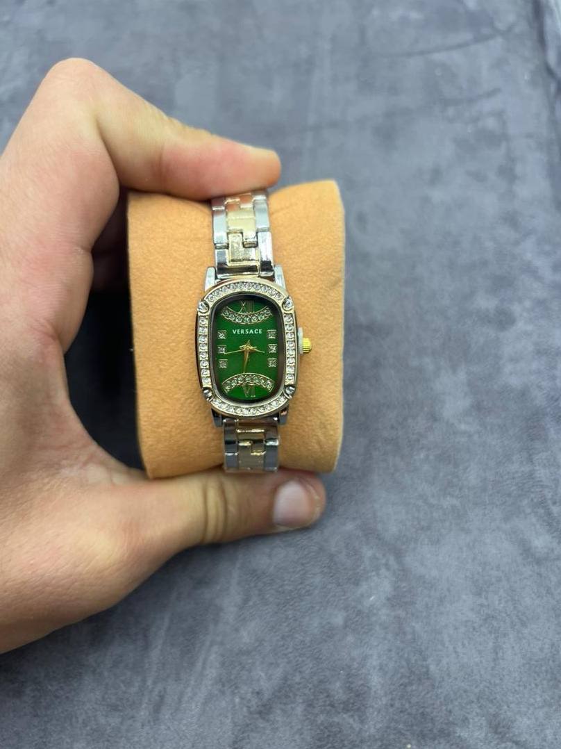 Montre Versace Strass Élégance