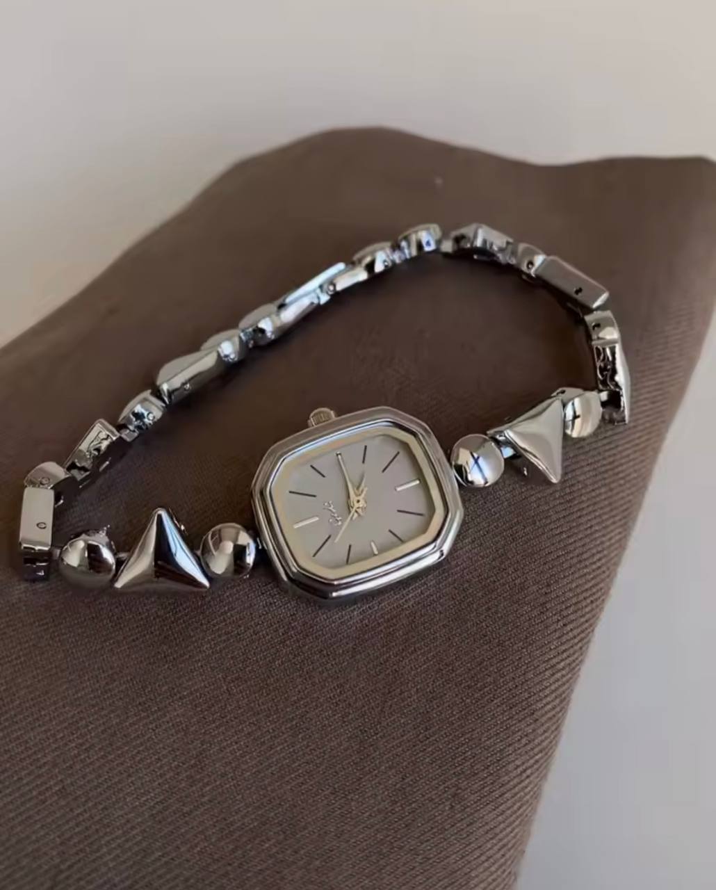Montre GEDI Bracelet Bijou Chaîne Triangle Original