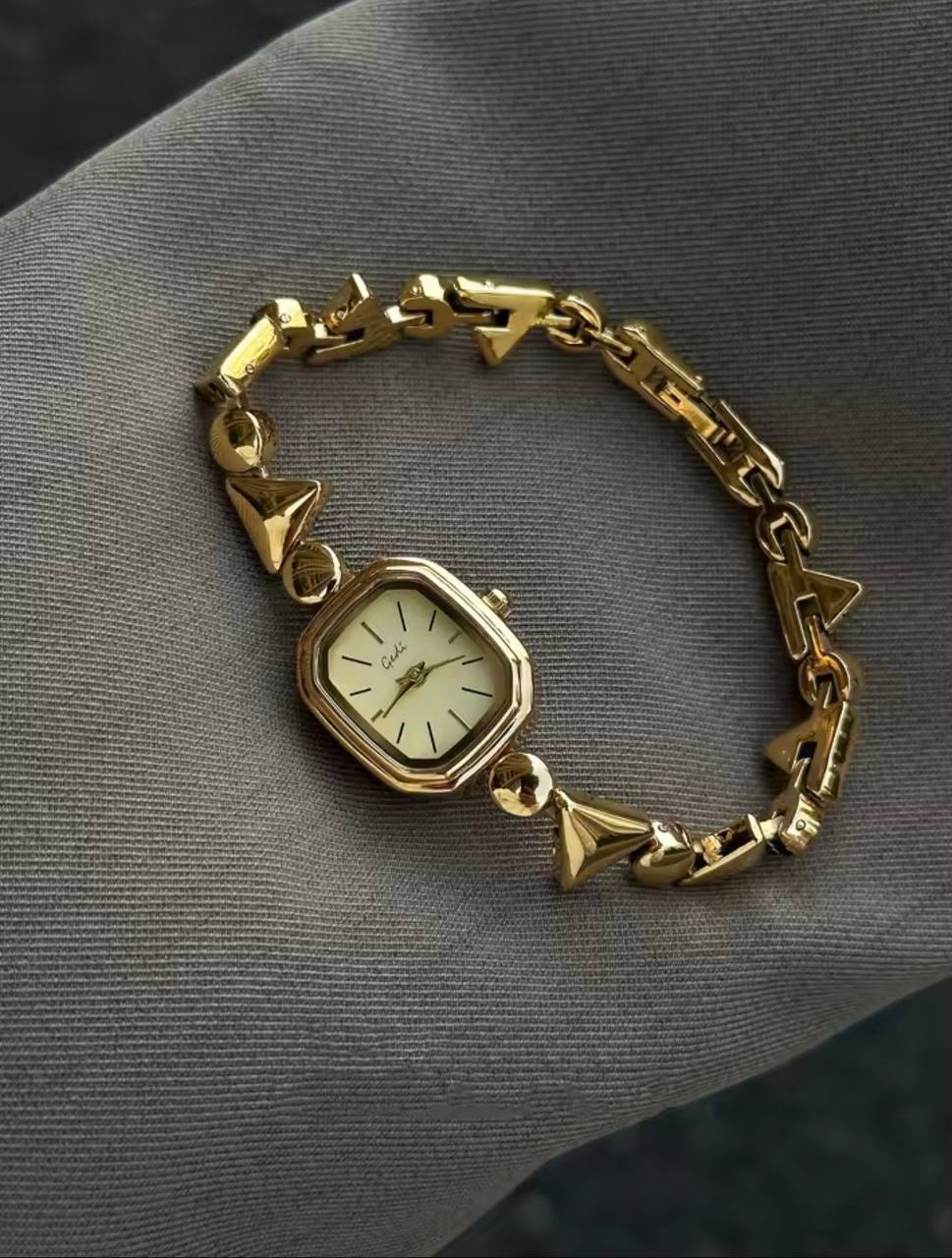 Montre GEDI Bracelet Bijou Chaîne Triangle Original