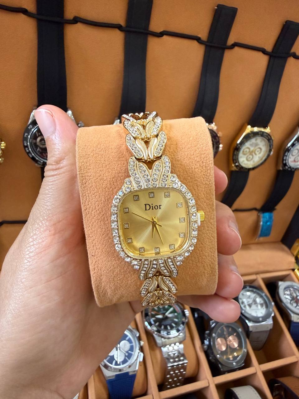 Montre Femme Sertie Strass Dior Style Vintage