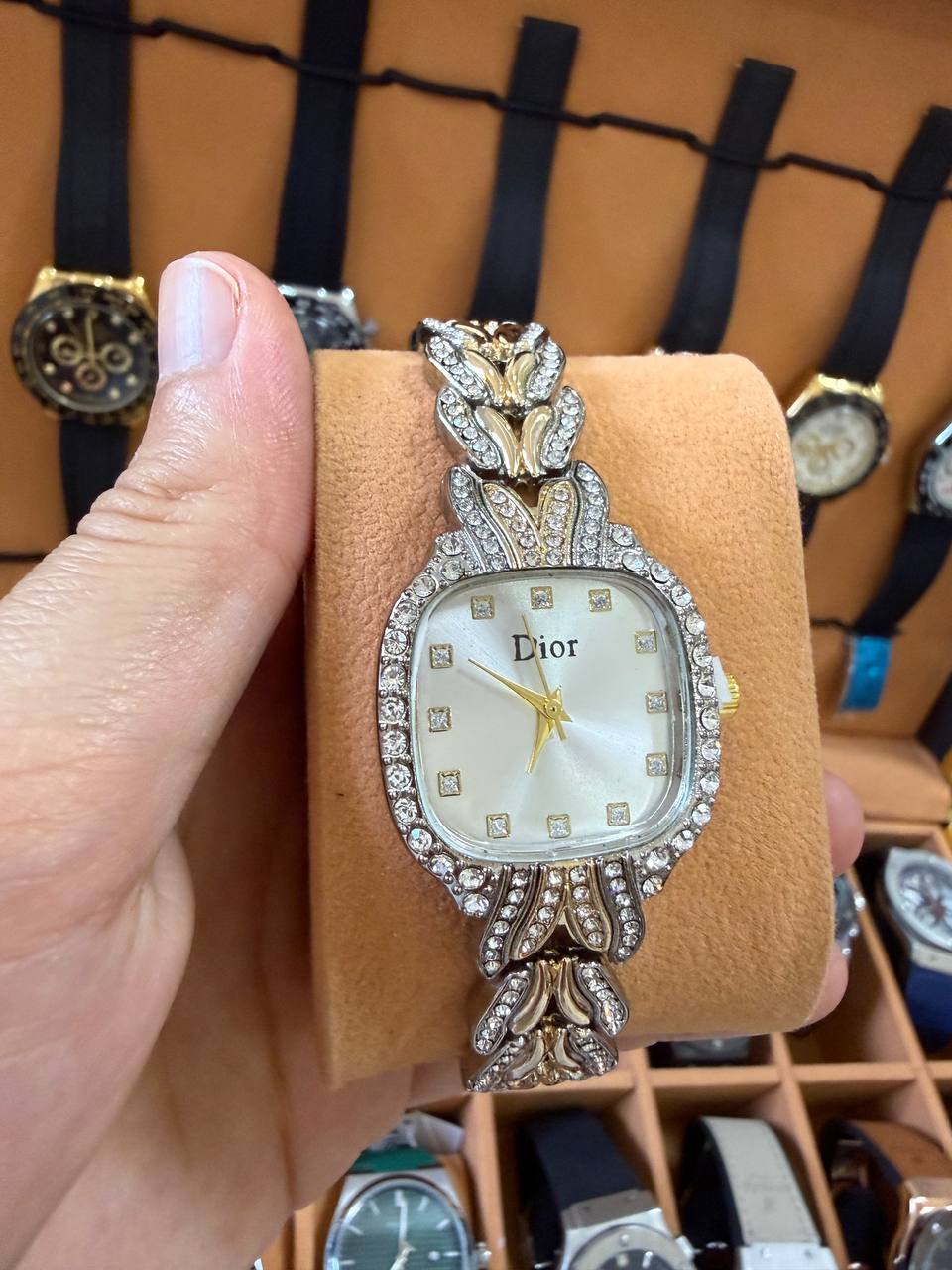 Montre Femme Sertie Strass Dior Style Vintage