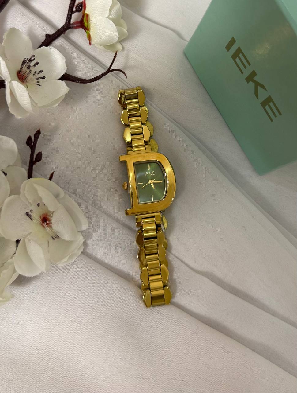 Montre IEKE Design Lettre D