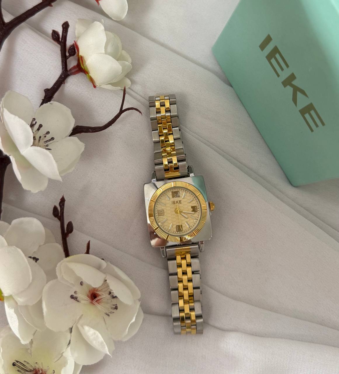 Montre IEKE Élégance Carrée