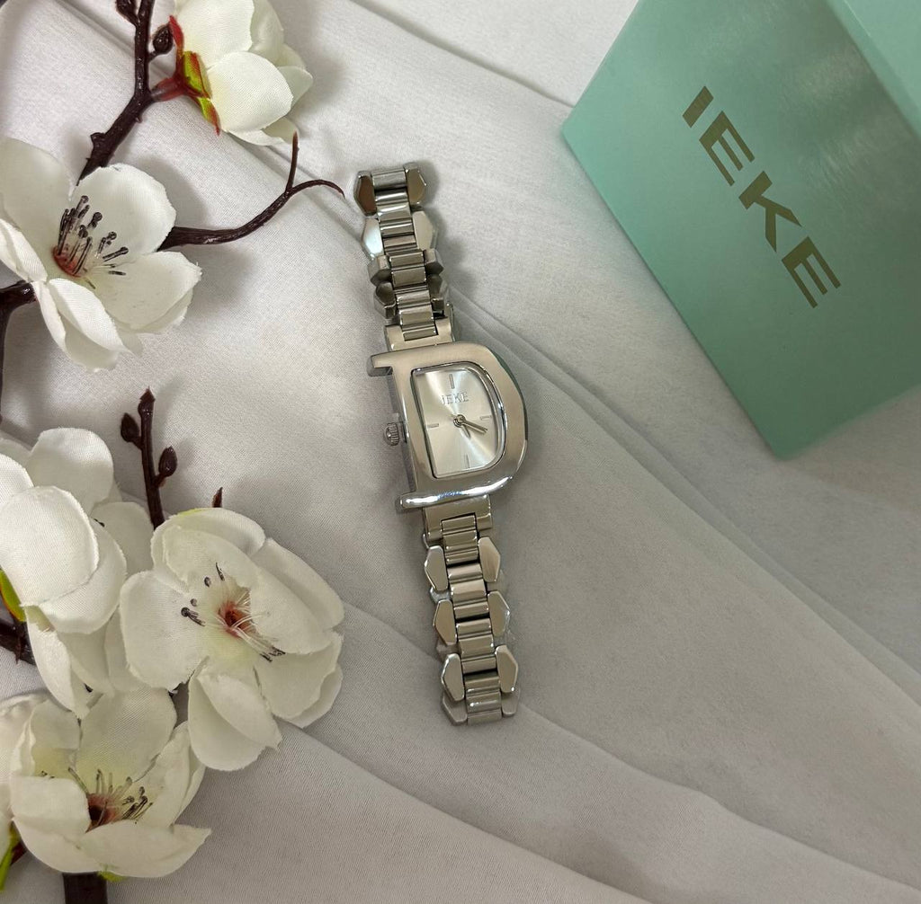 Montre IEKE Design Lettre D