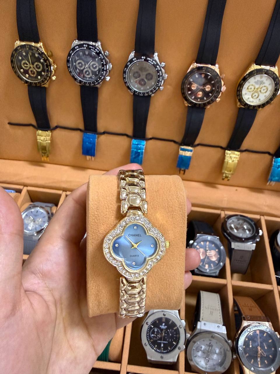 Montre Femme Chanel Trèfle Cristaux