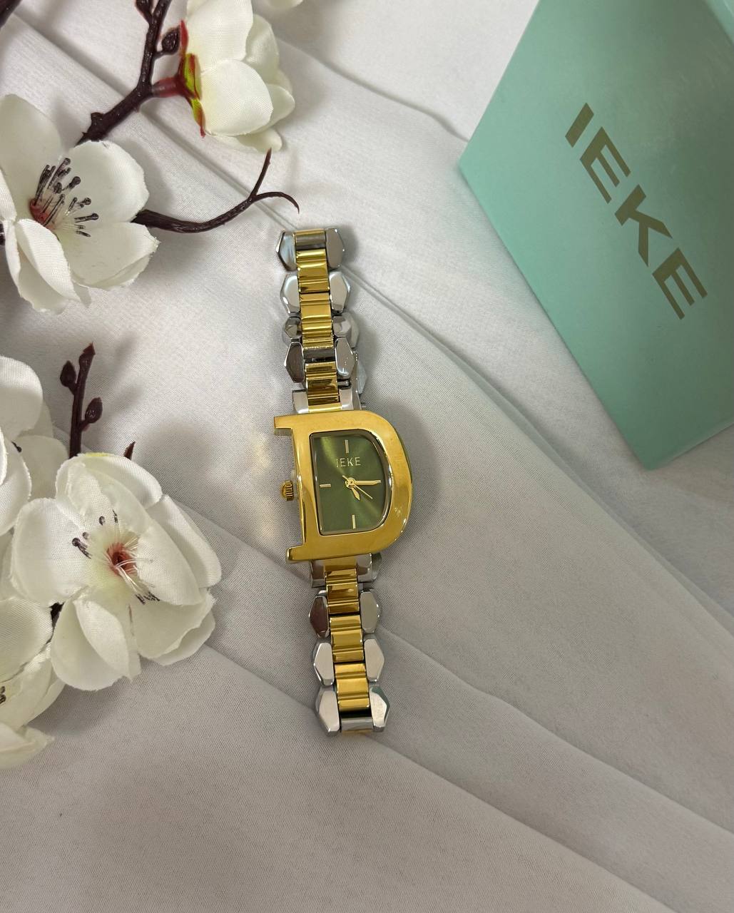 Montre IEKE Design Lettre D