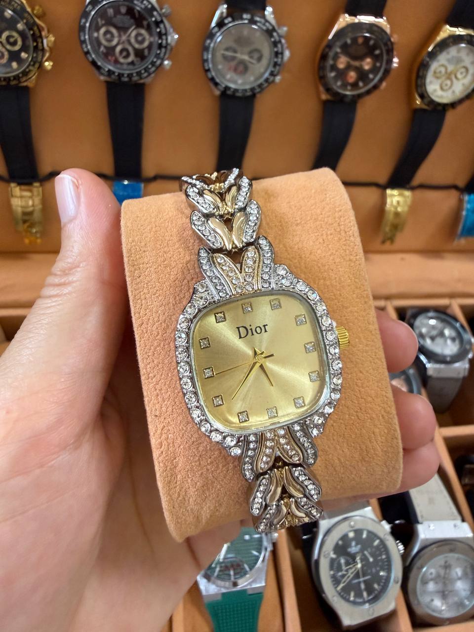 Montre Femme Sertie Strass Dior Style Vintage