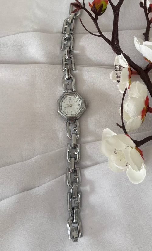 Montre Chaîne Élégance Octogonale