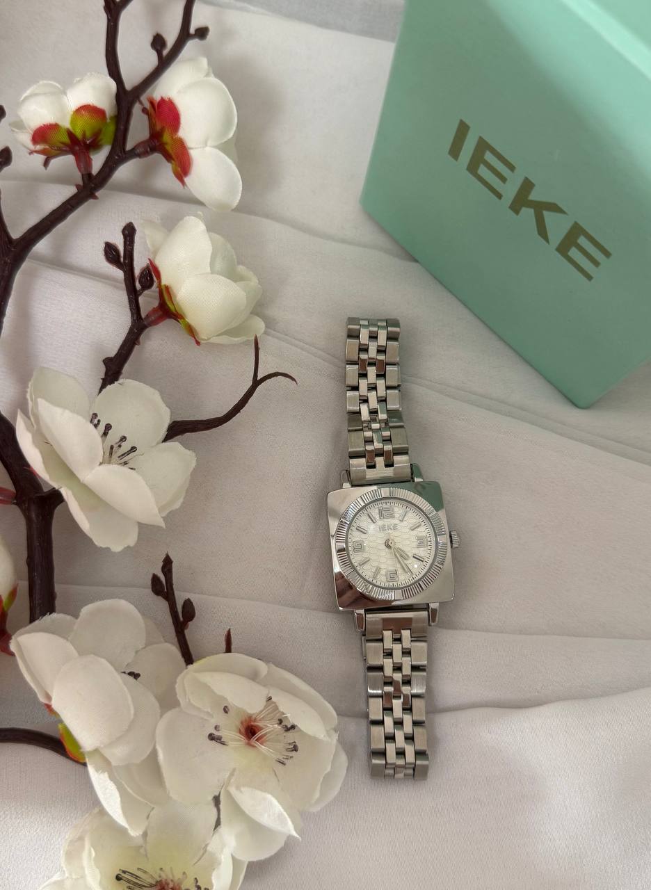 Montre IEKE Élégance Carrée