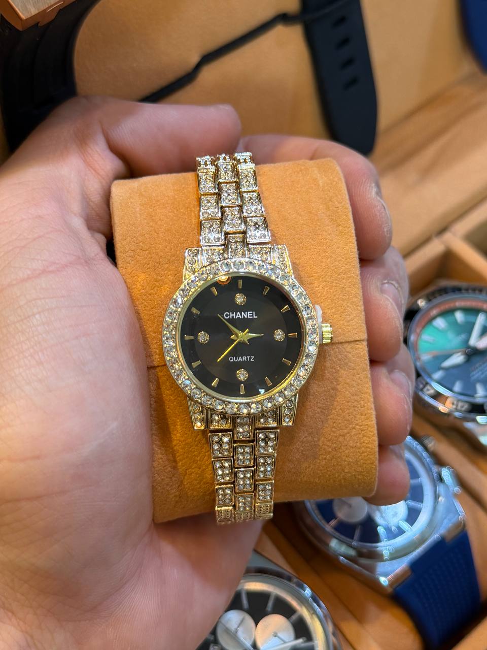 Montre Chanel Strass Élégance