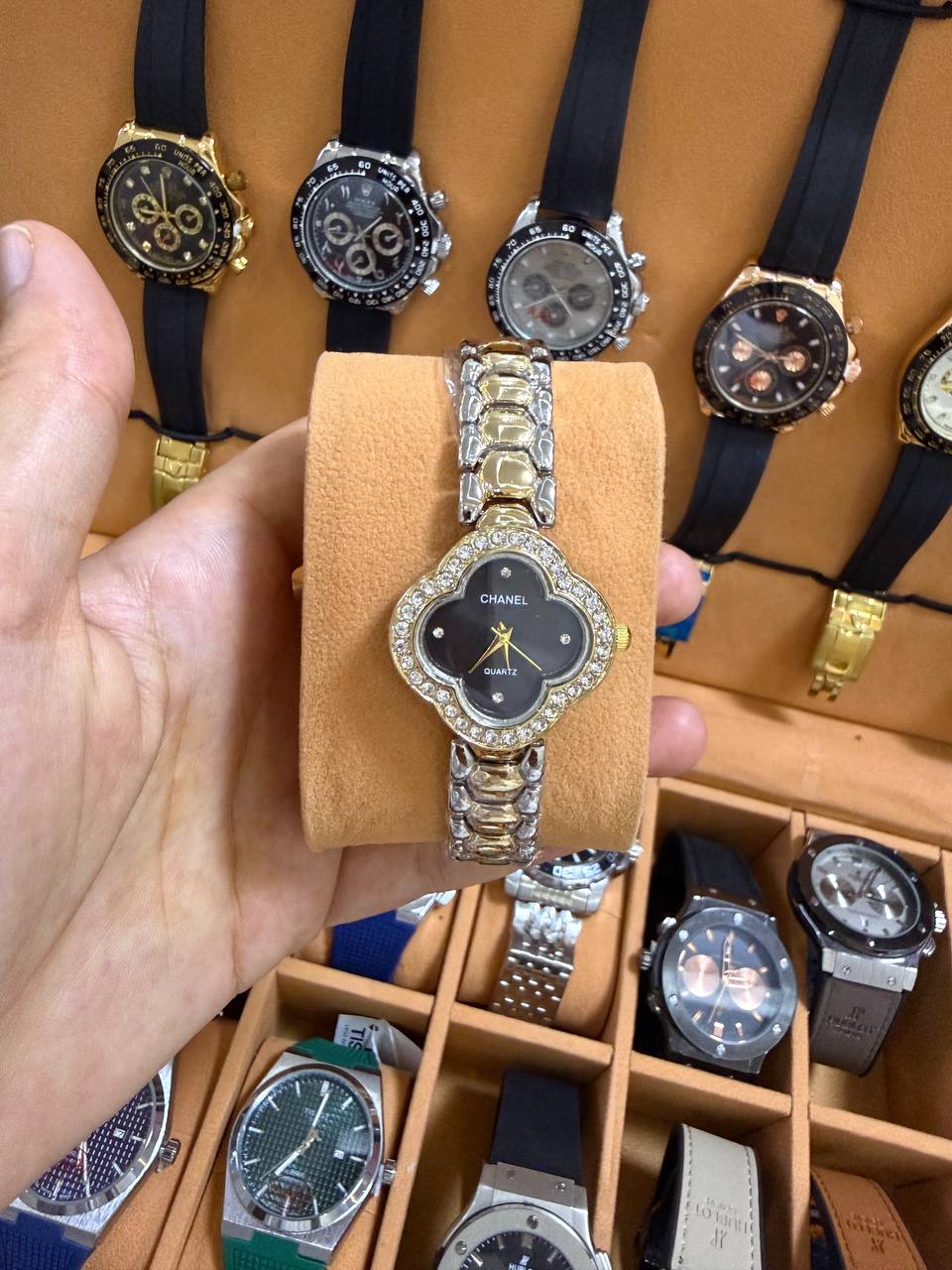 Montre Femme Chanel Trèfle Cristaux