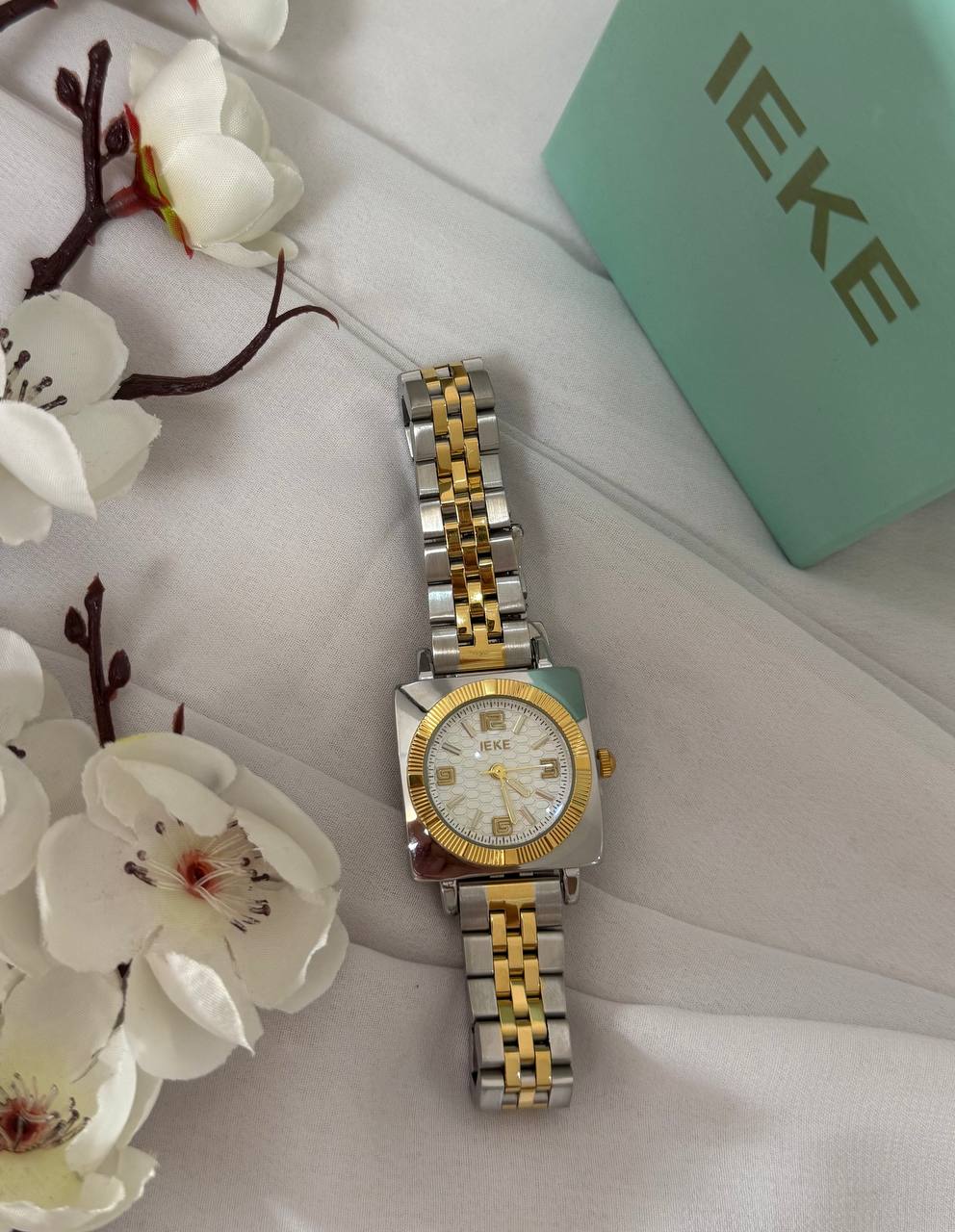 Montre IEKE Élégance Carrée